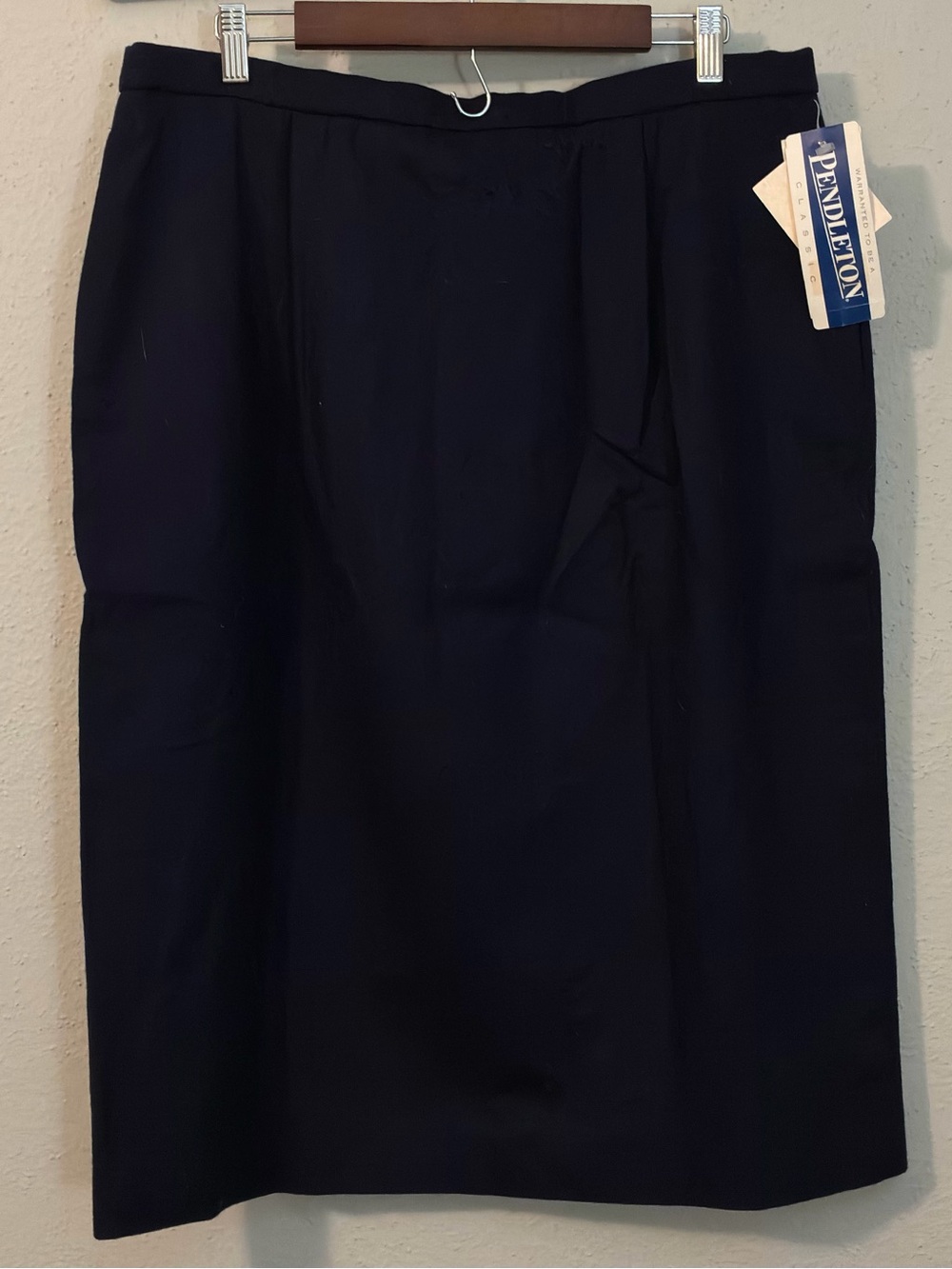 NWT Pendleton Classic 100% Virgin Wool Navy Blue Pencil Skirt - Size 18